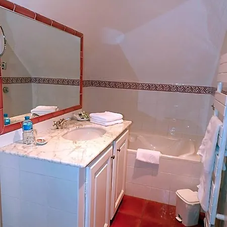 Chateau D'urtubie Hotel