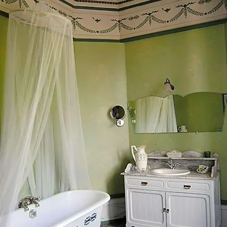 Chateau D'urtubie 3*