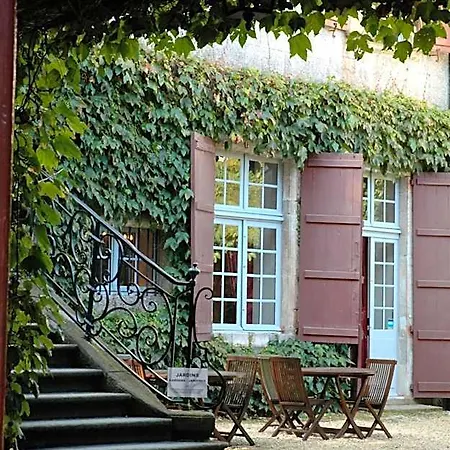 Chateau D'urtubie 3*